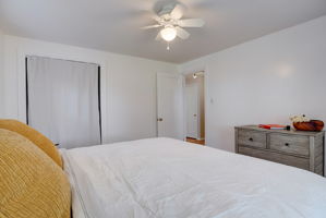 Locust St-020