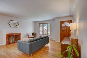 Locust St-008
