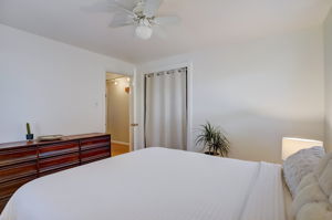 Locust St-023