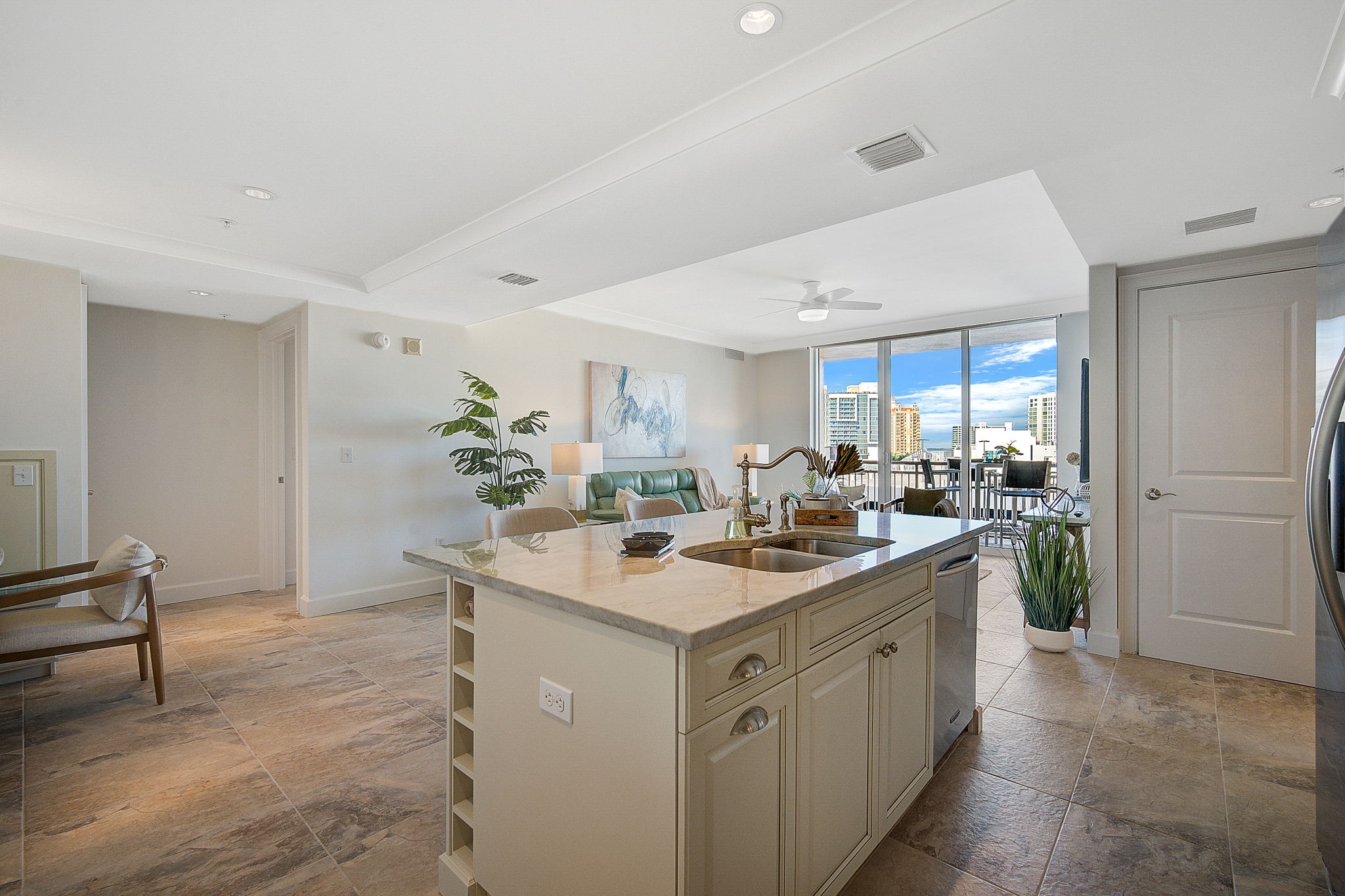 1350 Main St - Unit #700-10