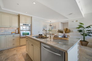 1350 Main St - Unit #700-14