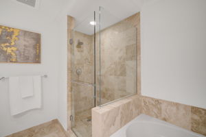 1350 Main St - Unit #700-33