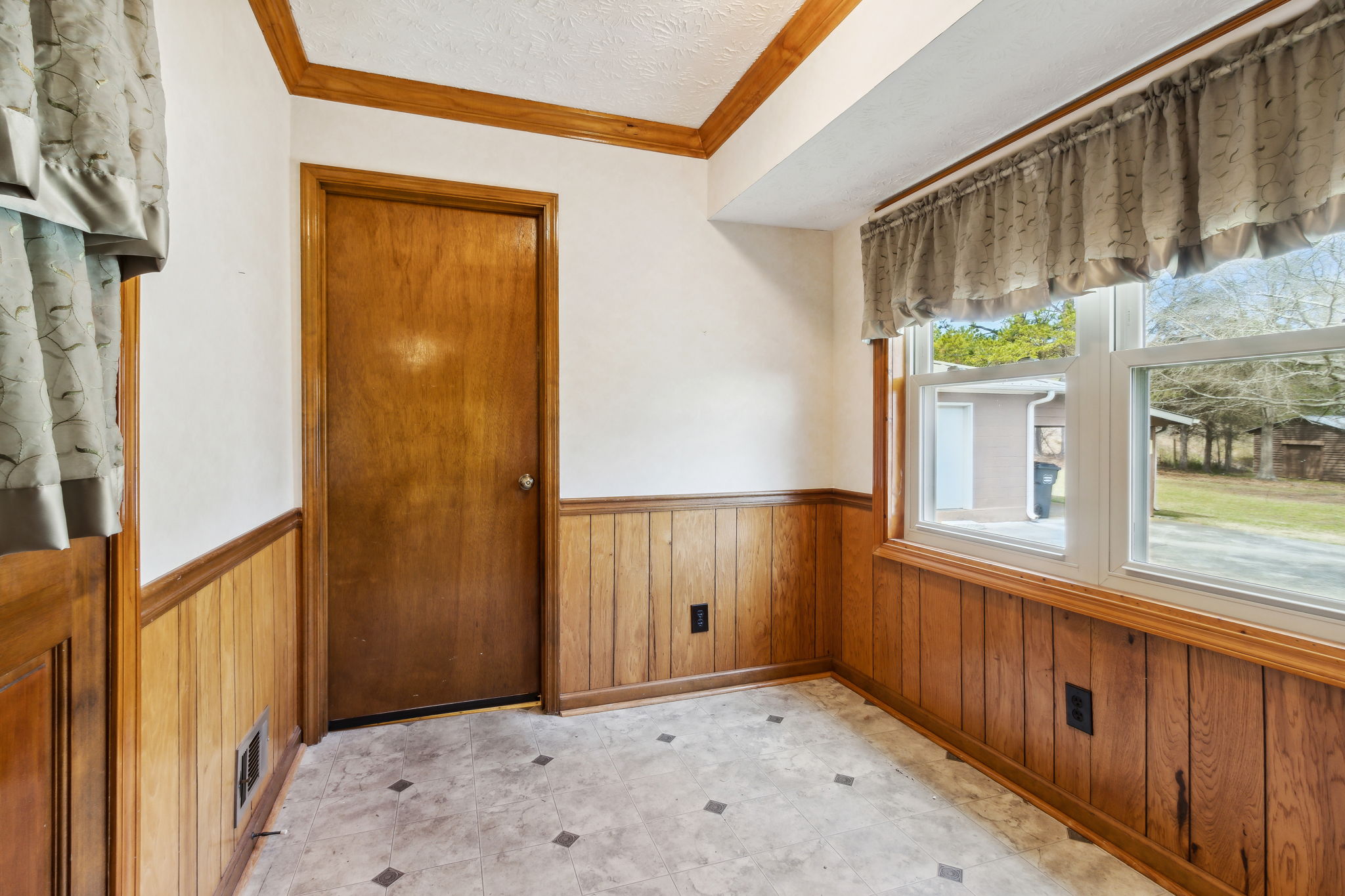 Breakfast Room
