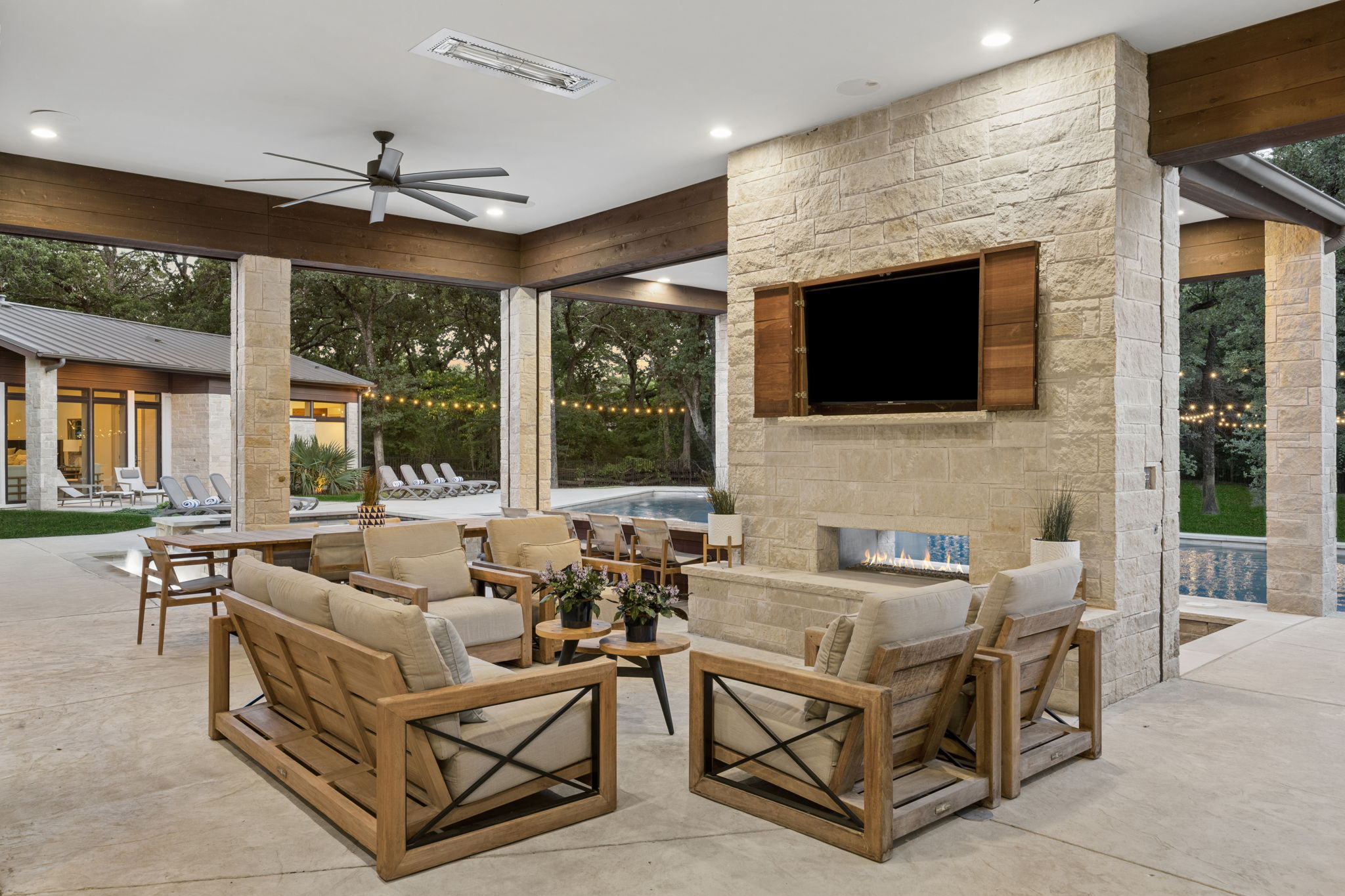 Photo 50