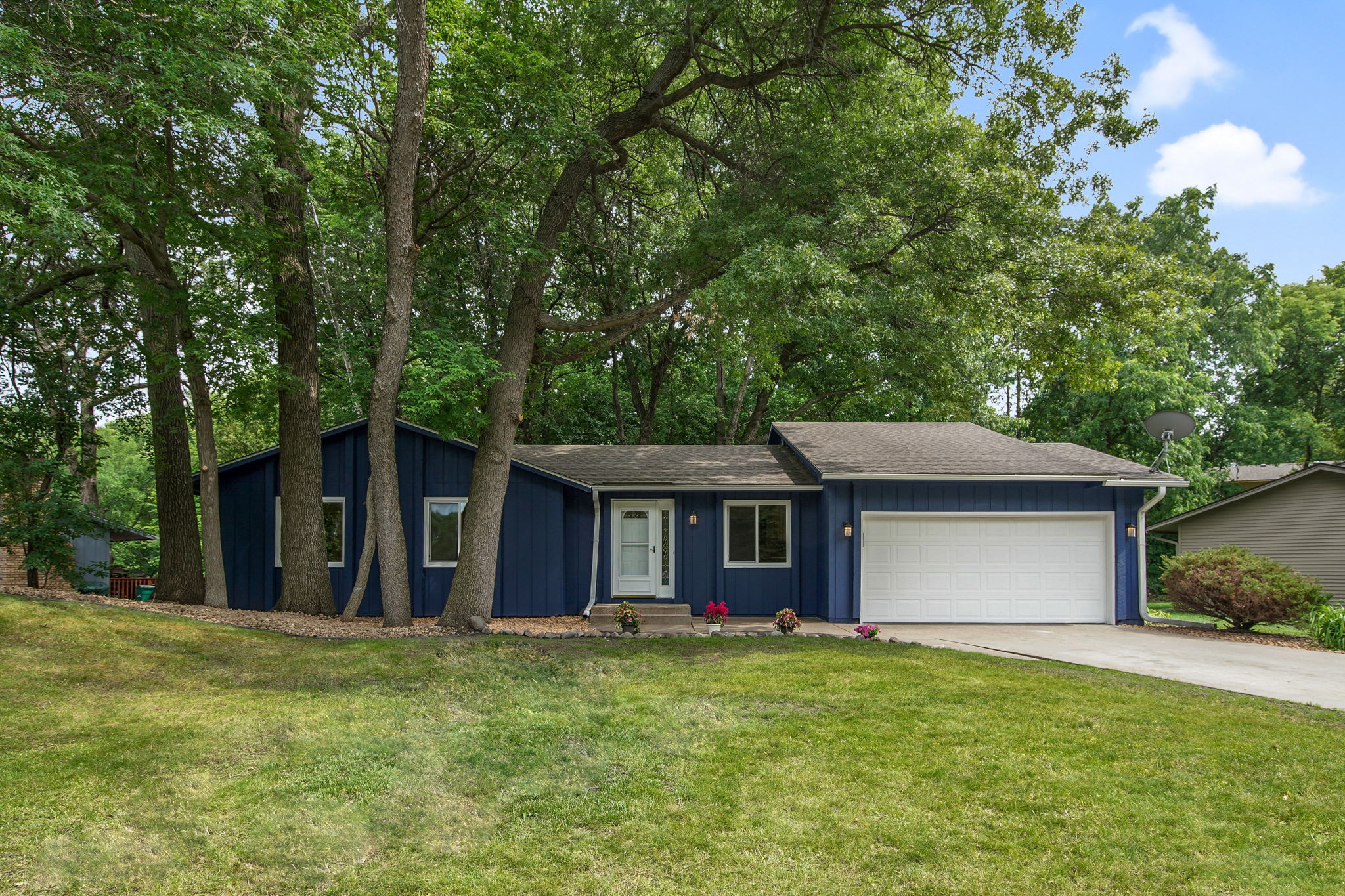 13507 Oakland Dr, Burnsville, MN 55337 Mint Real Estate Photography