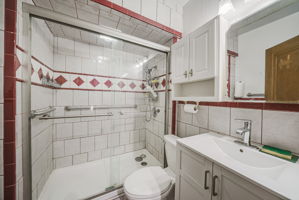  Photo 30