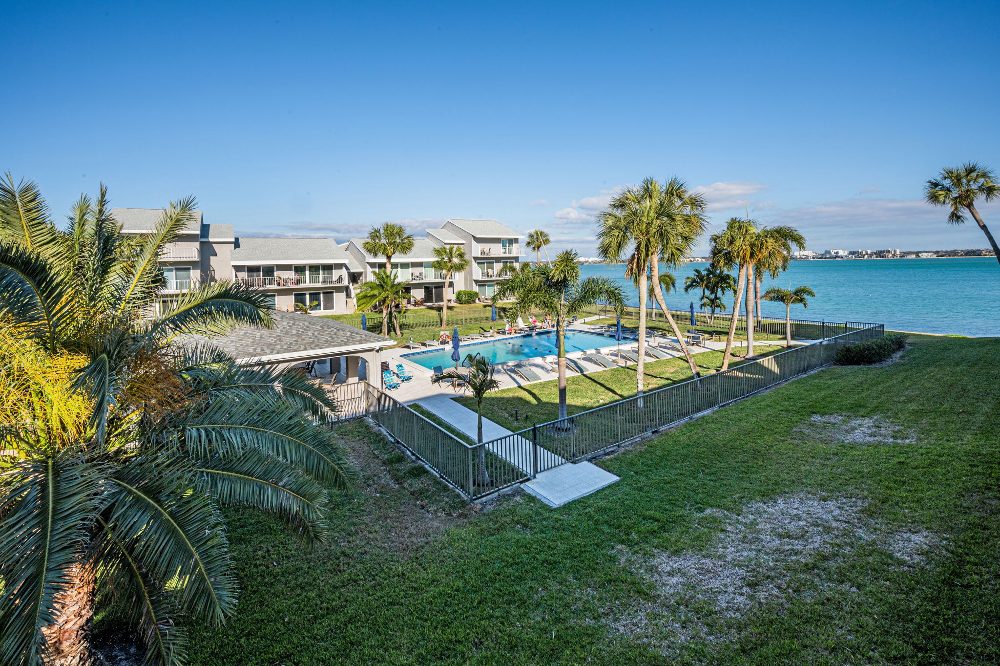 Living Room Balcony12 View