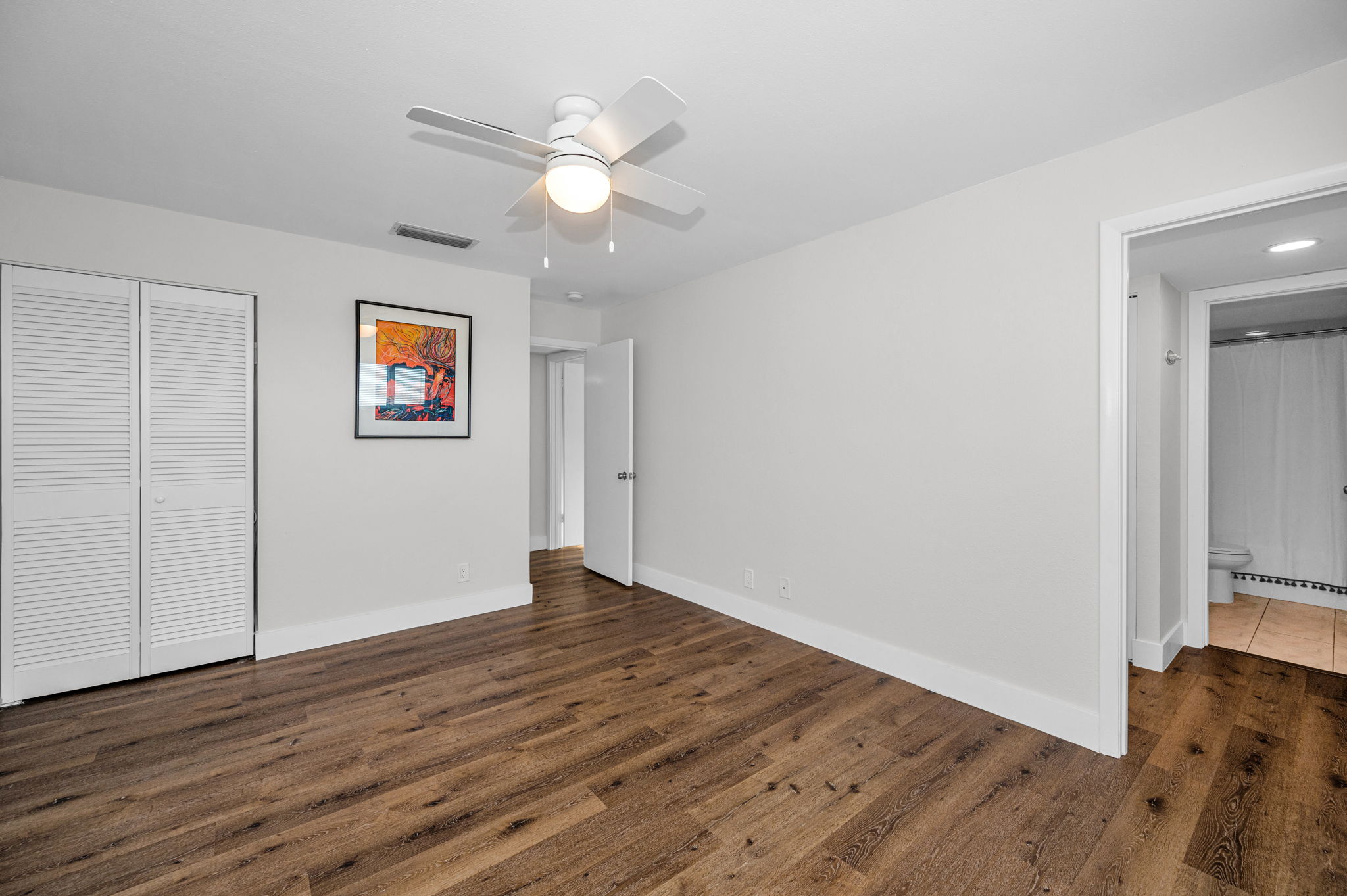 Upper Level Bedroom11b