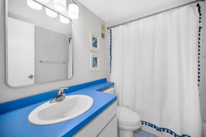 Upper Level Bathroom2