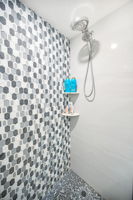 Upper Level Primary Bathroom1b