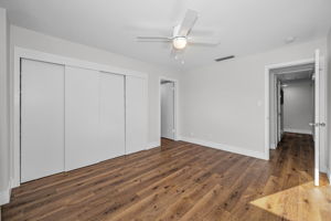 Upper Level Bedroom10b