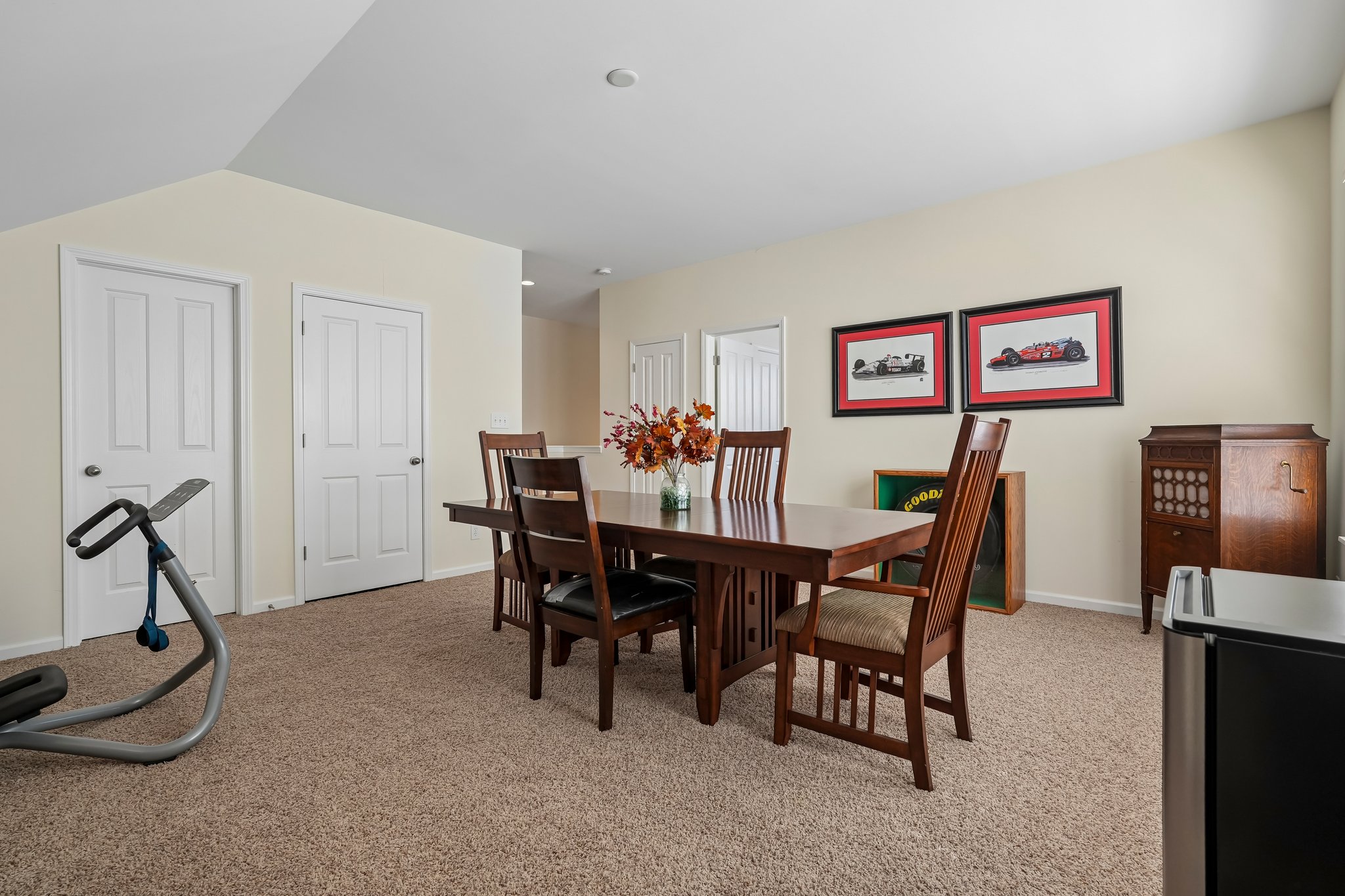 Middlebury Dr-S2506-016.jpg