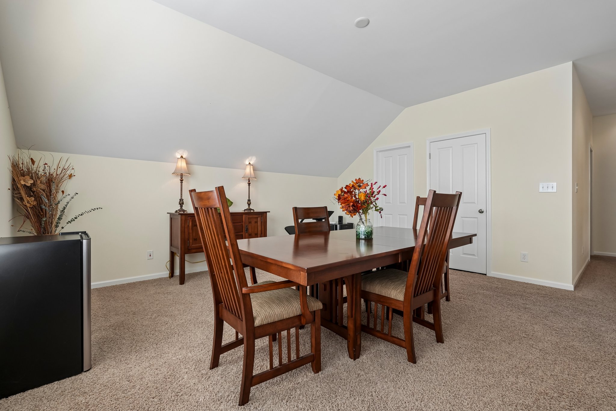 Middlebury Dr-S2506-017.jpg
