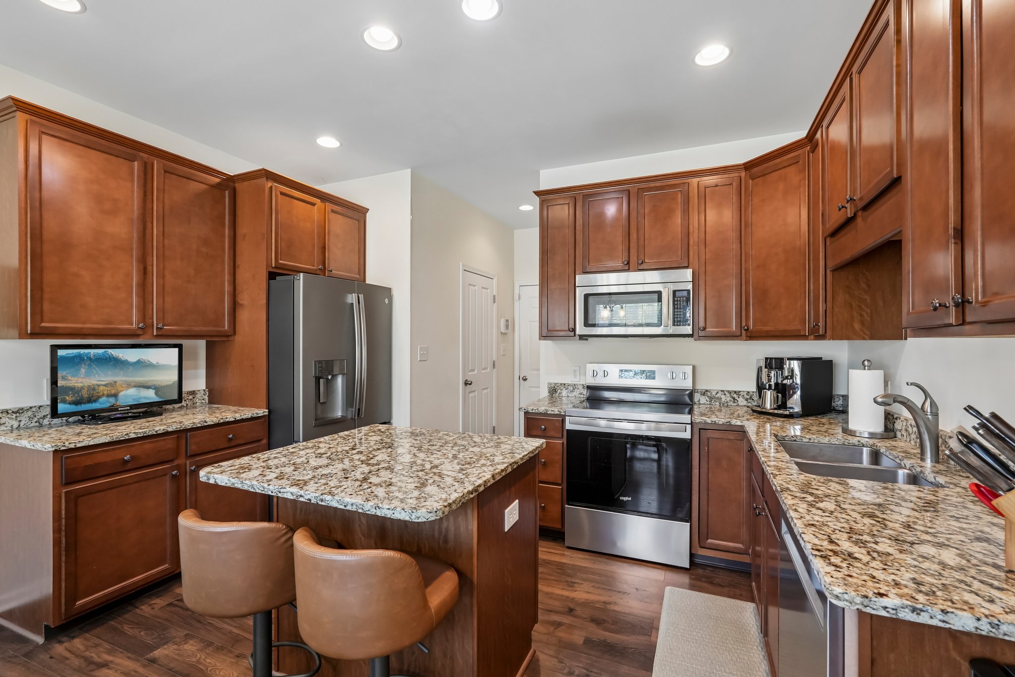 Middlebury Dr-S2506-020.jpg
