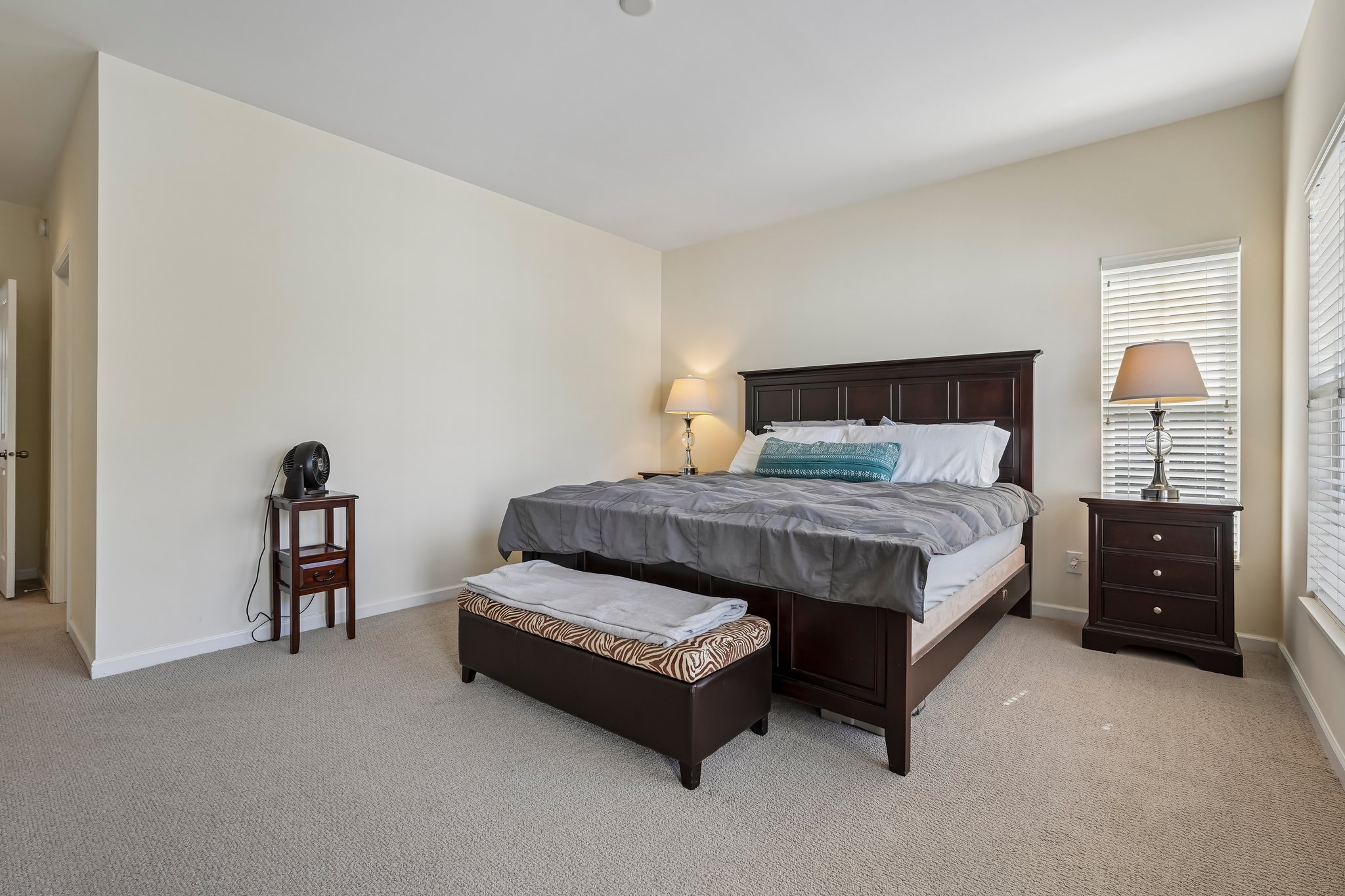 Middlebury Dr-S2506-024.jpg