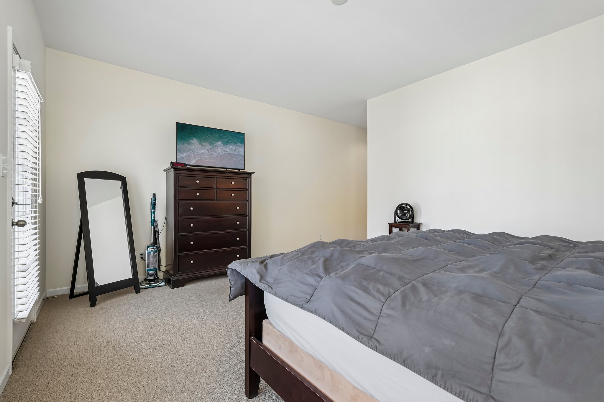 Middlebury Dr-S2506-025.jpg