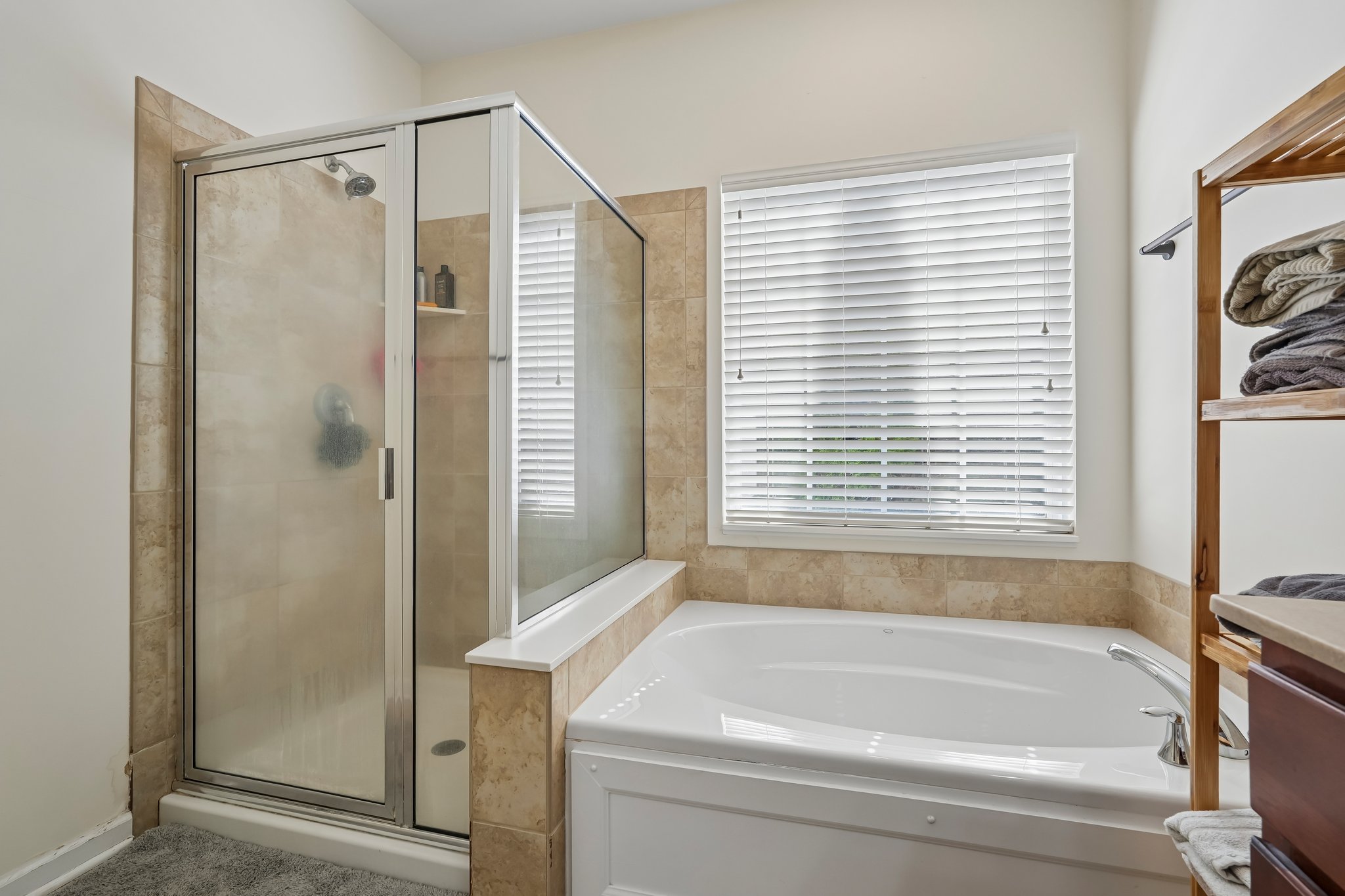 Middlebury Dr-S2506-027.jpg