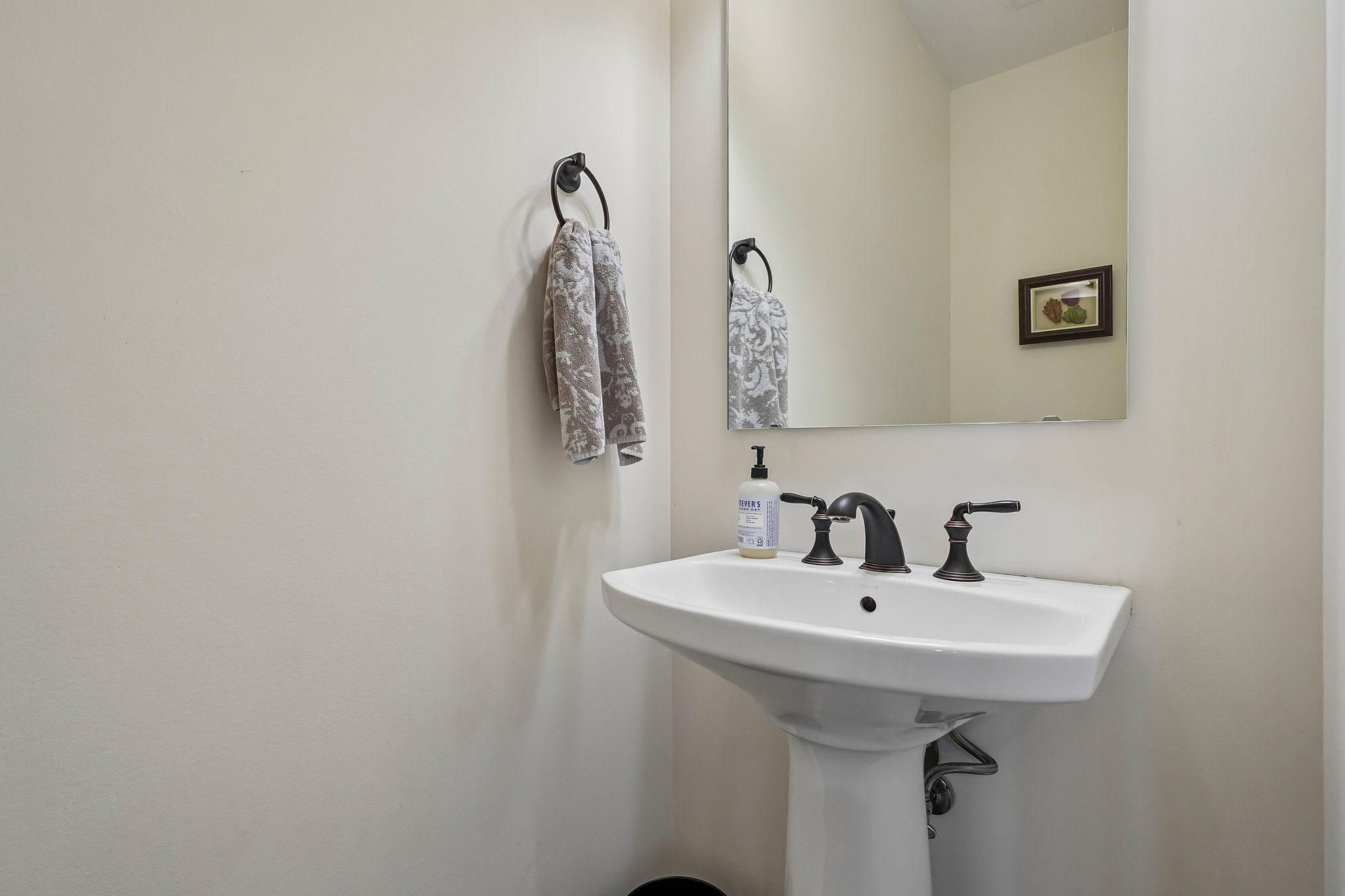 Middlebury Dr-S2506-030.jpg