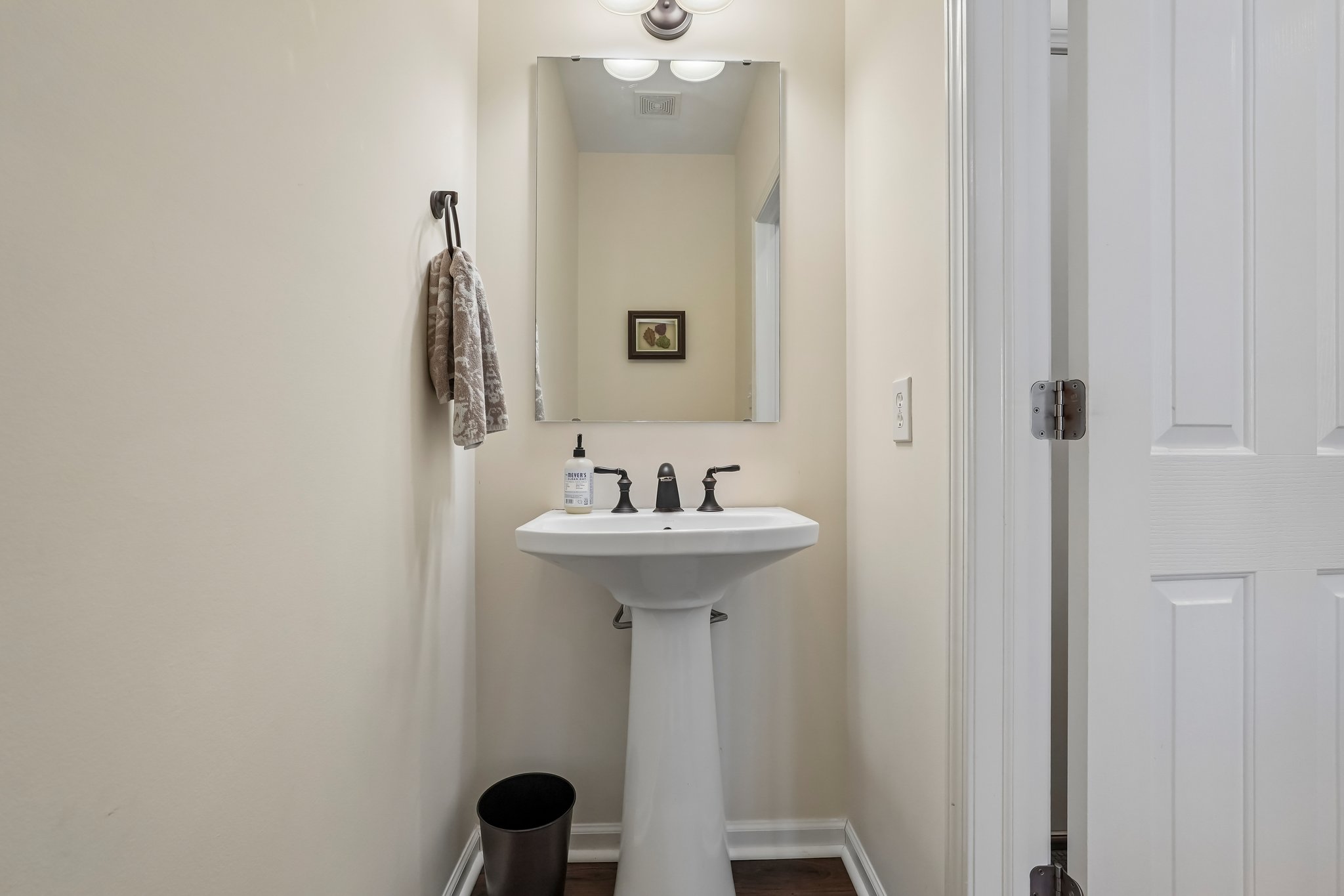 Middlebury Dr-S2506-031.jpg