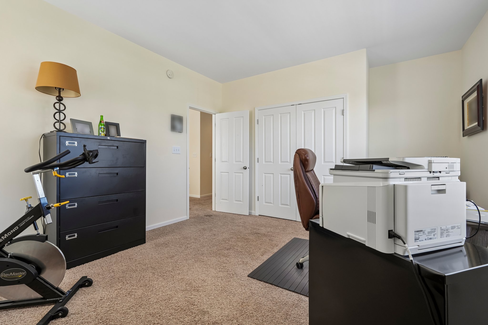 Middlebury Dr-S2506-035.jpg