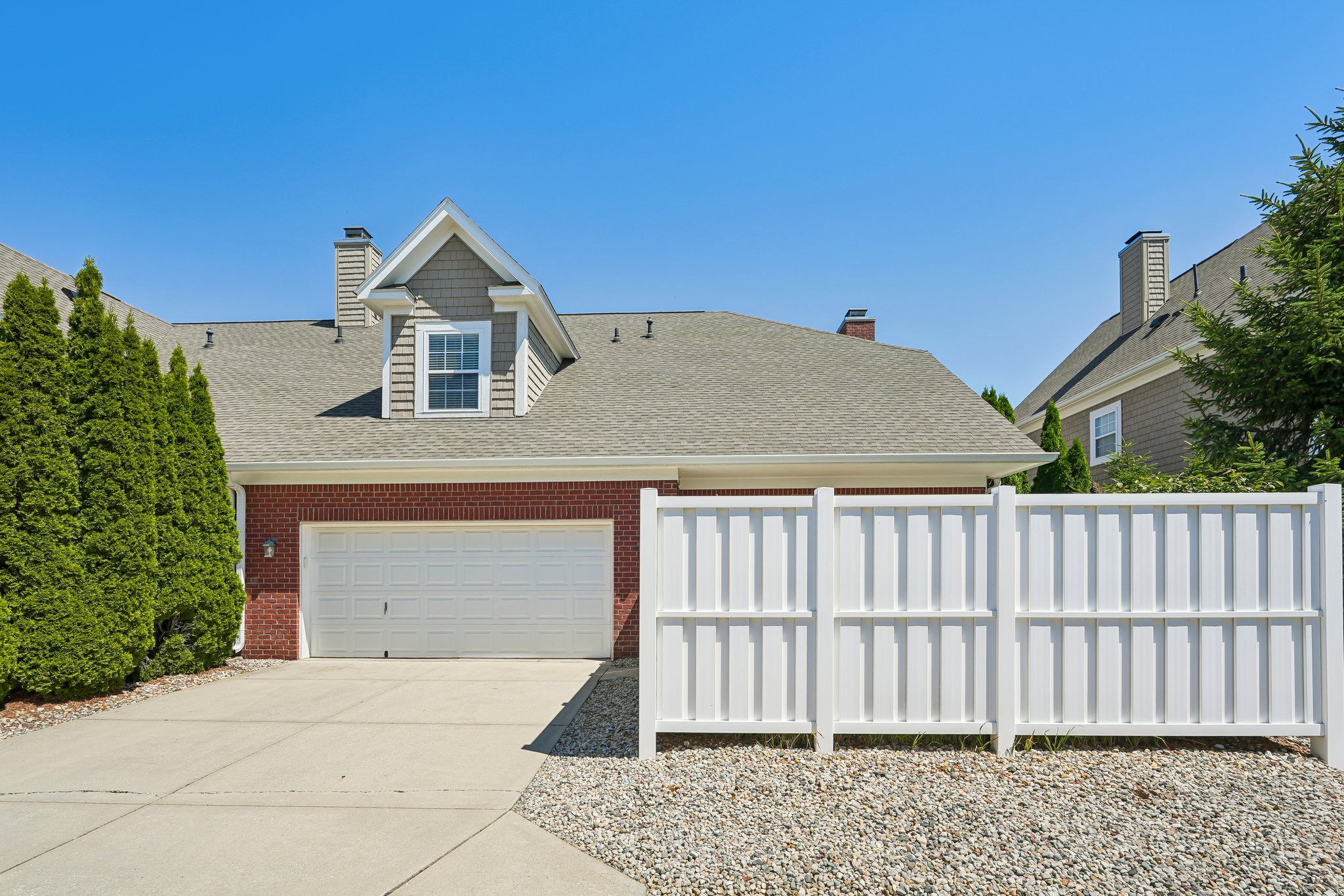 Middlebury Dr-S2506-052.jpg