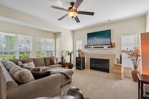 Middlebury Dr-S2506-010.jpg