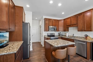 Middlebury Dr-S2506-021.jpg
