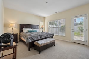 Middlebury Dr-S2506-023.jpg