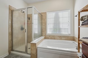 Middlebury Dr-S2506-027.jpg