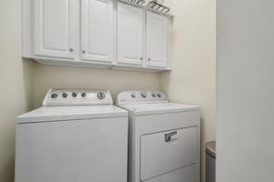 Middlebury Dr-S2506-032.jpg