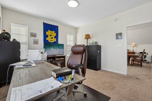Middlebury Dr-S2506-034.jpg