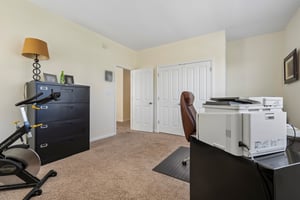 Middlebury Dr-S2506-035.jpg