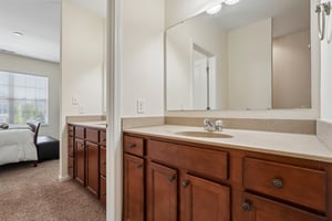 Middlebury Dr-S2506-042.jpg