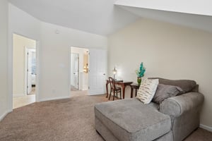 Middlebury Dr-S2506-045.jpg