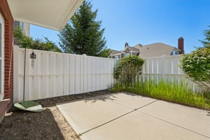 Middlebury Dr-S2506-046.jpg