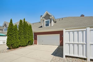 Middlebury Dr-S2506-049.jpg