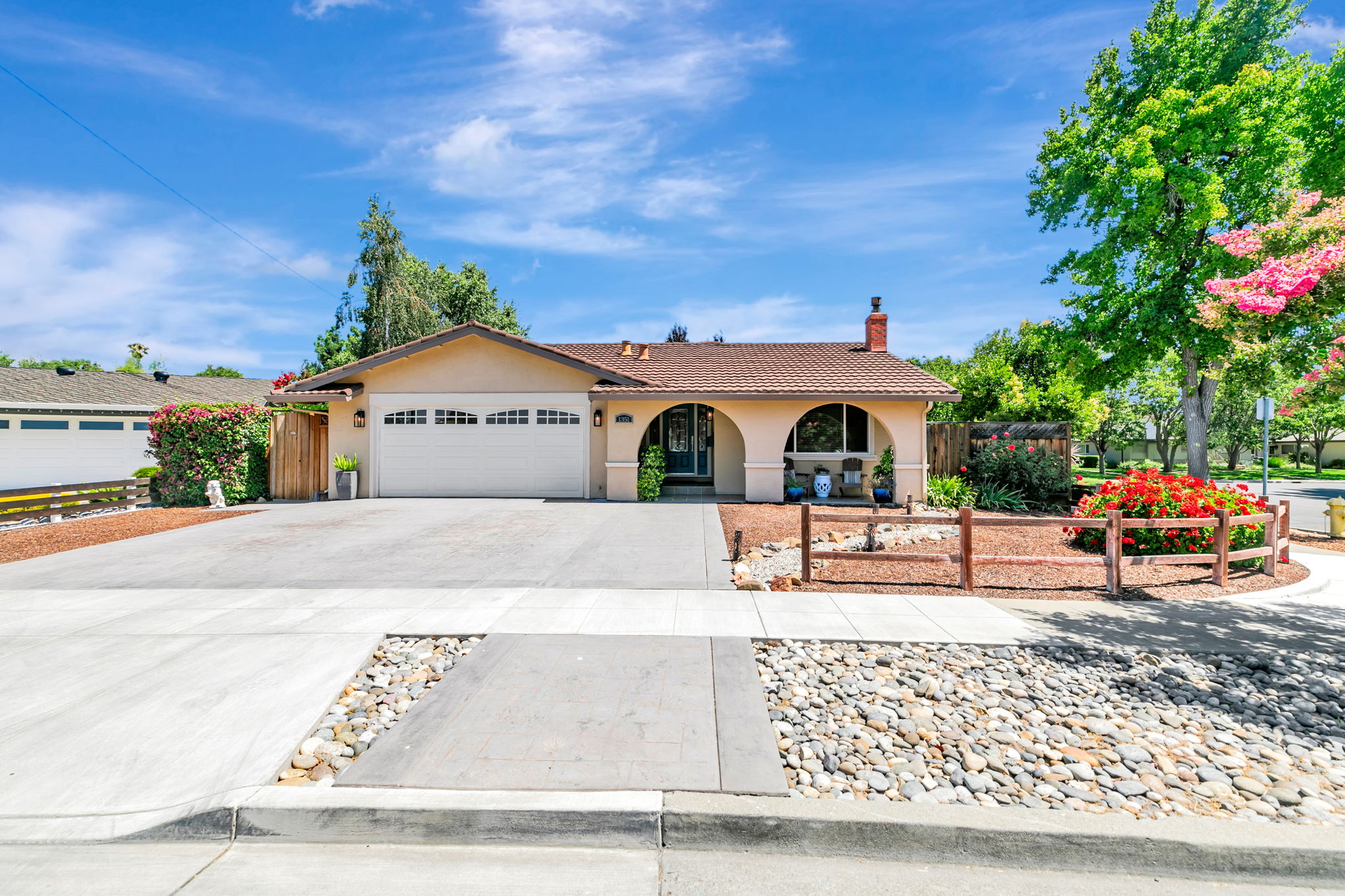 001_1351 Scossa Ave