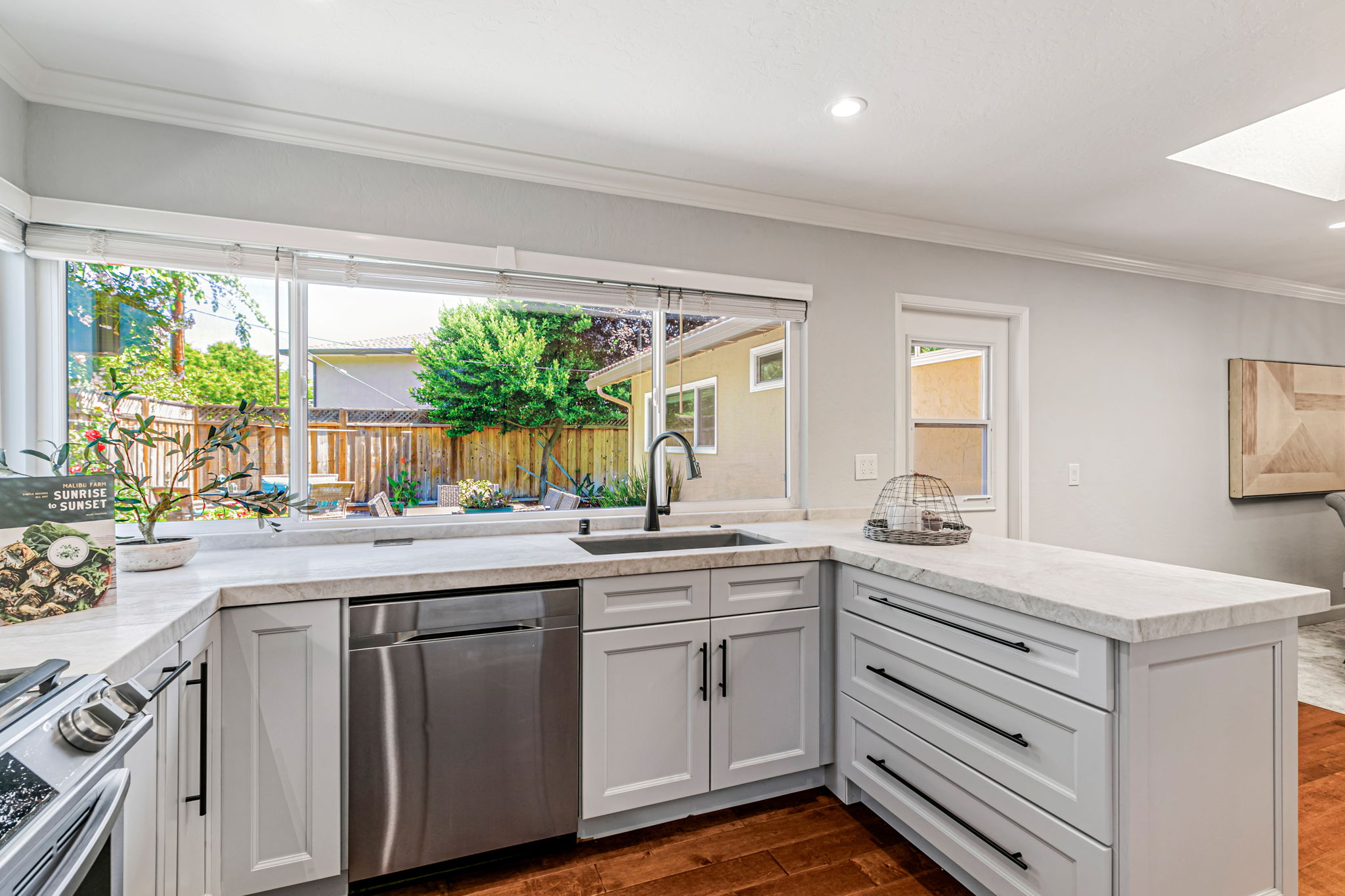 016_1351 Scossa Ave