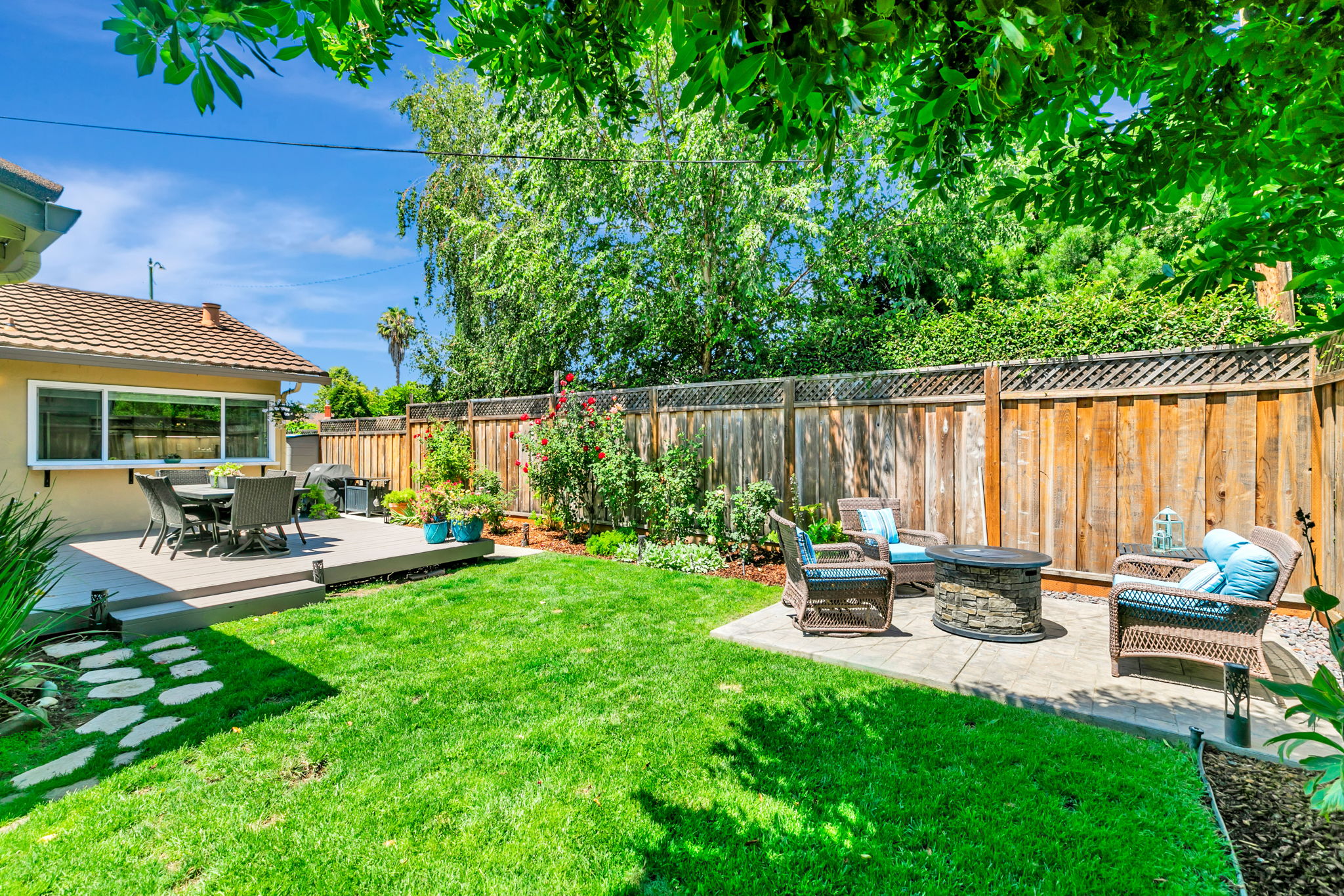 036_1351 Scossa Ave