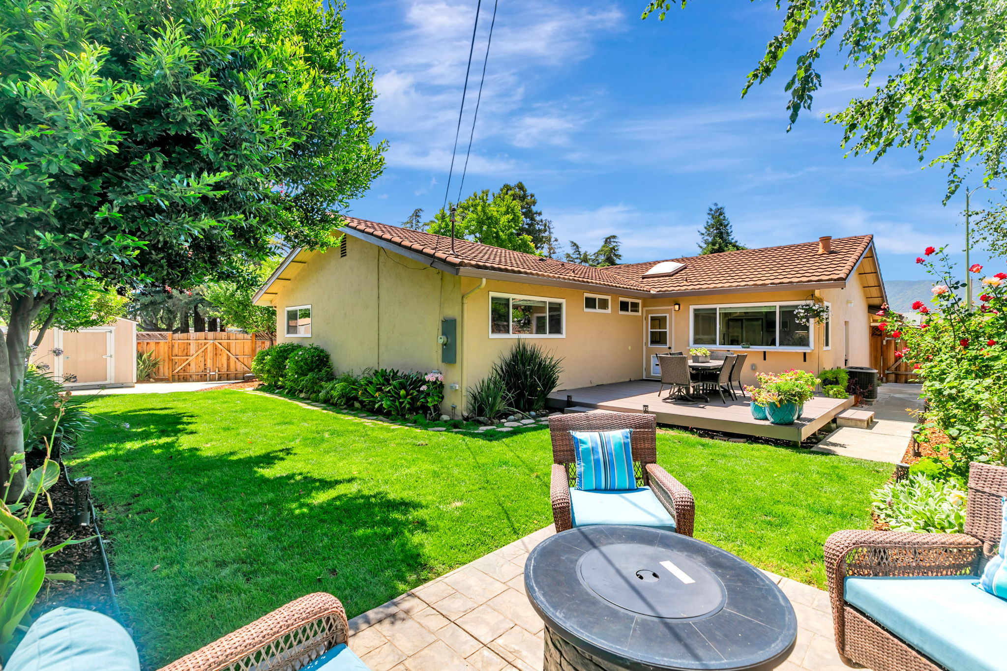 037_1351 Scossa Ave