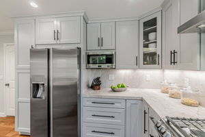 015_1351 Scossa Ave