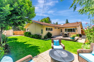 037_1351 Scossa Ave