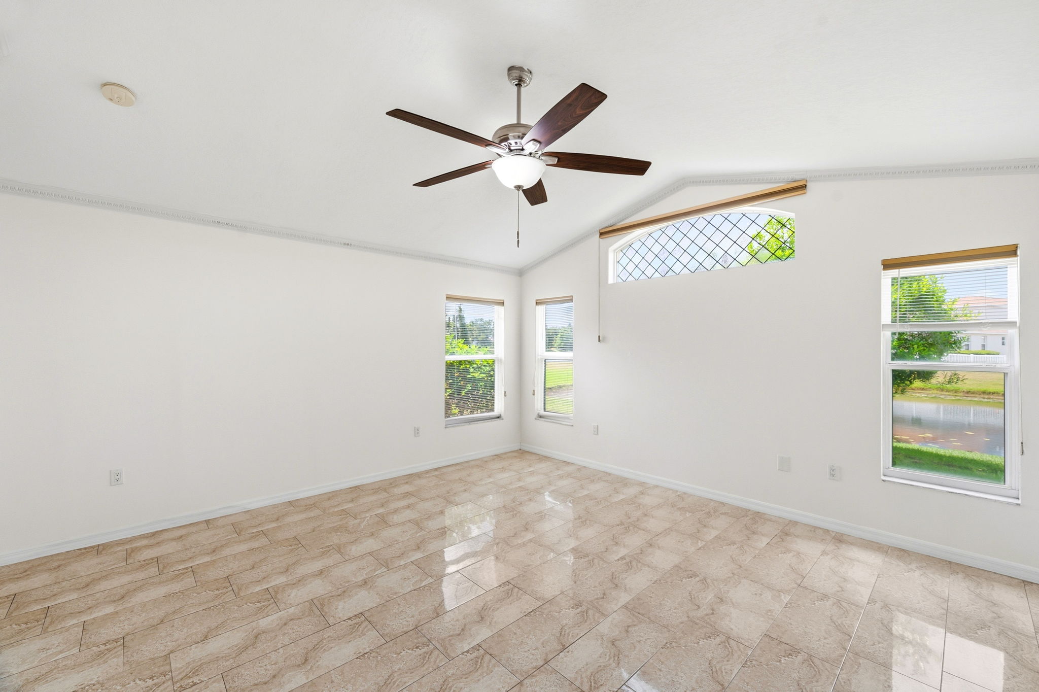 Interiors (27)