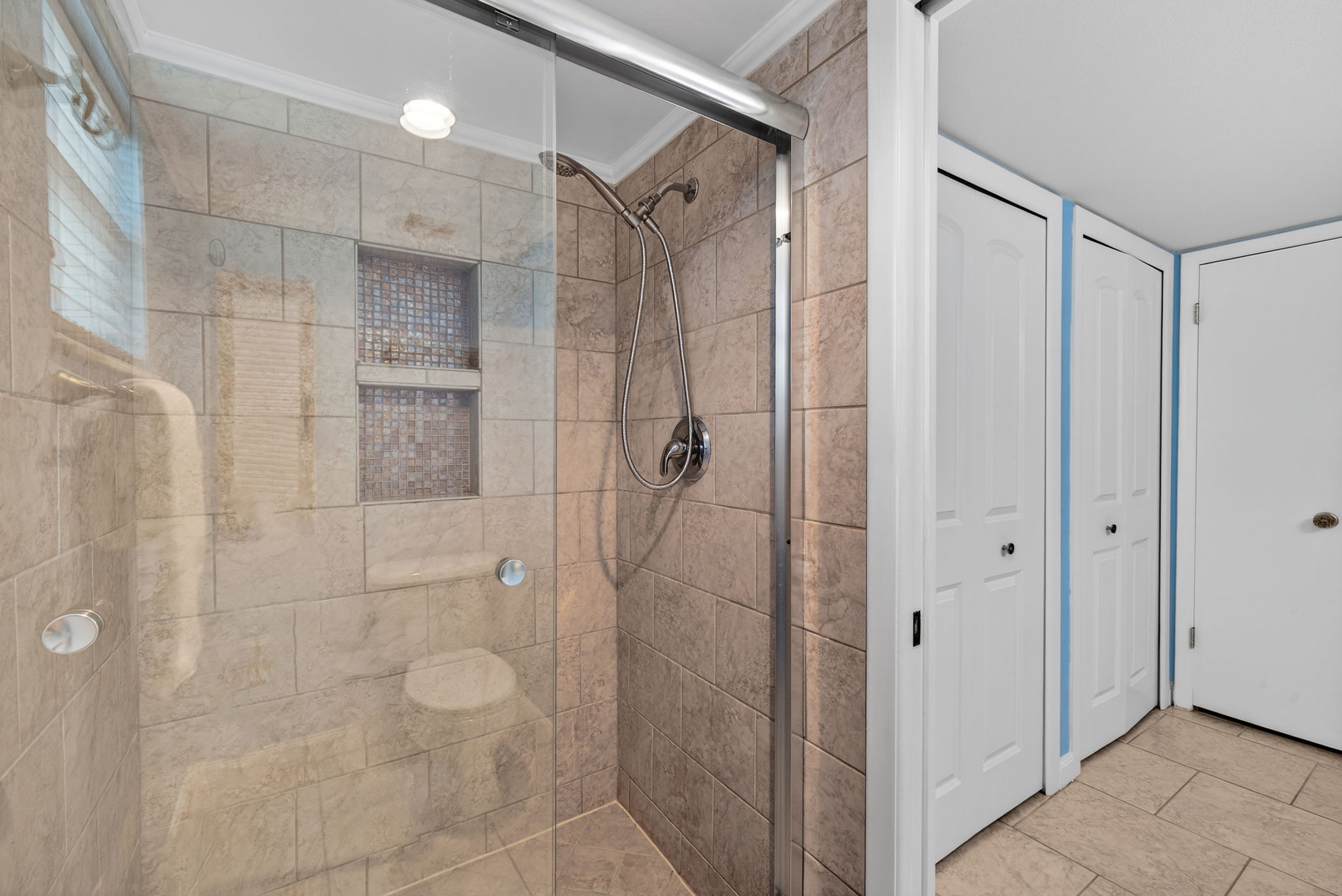 Guest Bathroom 2 of 2