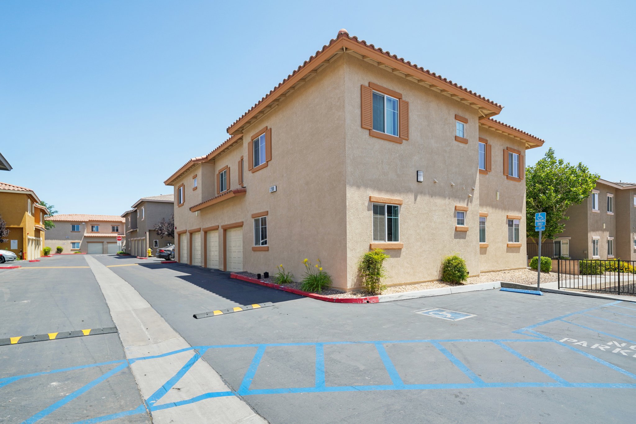 3rd Ave-1806-025.jpg