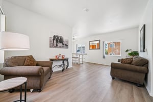 3rd Ave-1806-005.jpg