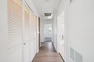 3rd Ave-1806-012.jpg