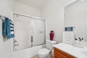 3rd Ave-1806-015.jpg