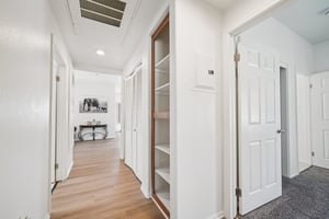 3rd Ave-1806-016.jpg