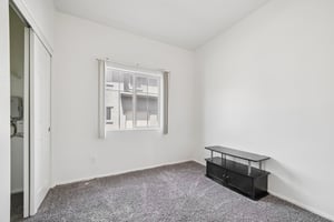 3rd Ave-1806-017.jpg